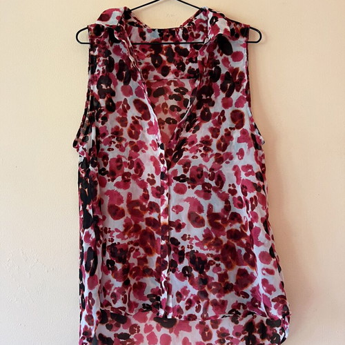 A-Style sleeveless blouse pink like new with buttons