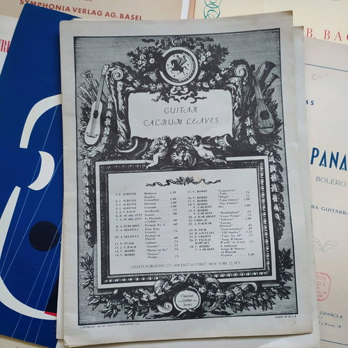 Guitar sheet music like new, pack of 10 classical pieces