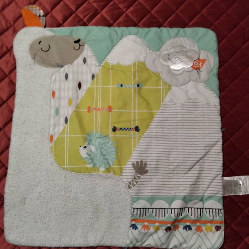 Soft baby play mat like new, washable
