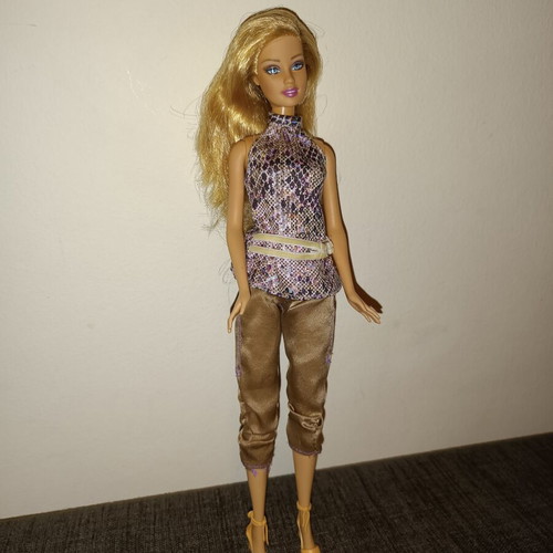 Barbie Fashion Fever Styles for 2 doll like new
