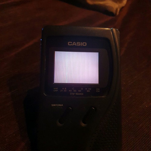 Τηλεόραση Casio TV-6001 μεταχειρισμένη vintage με σπασμένη κεραία