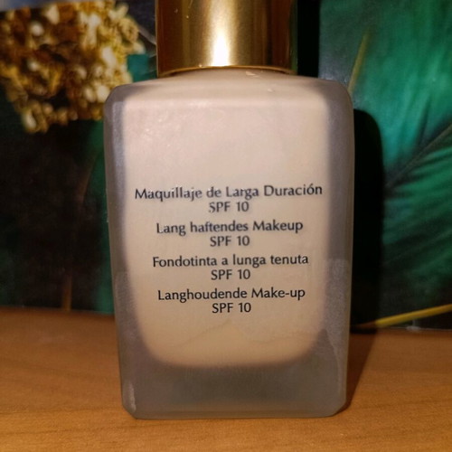 Estēe Lauder Double Wear liquid make up like new, SPF 10, shade 1W1 Bone