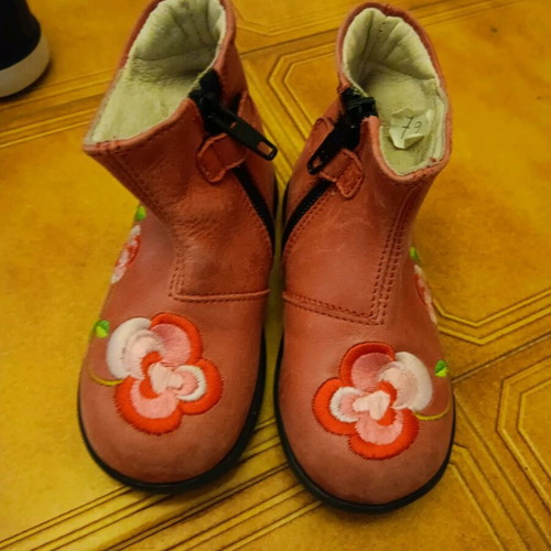 Children's leather boot size 21 like new