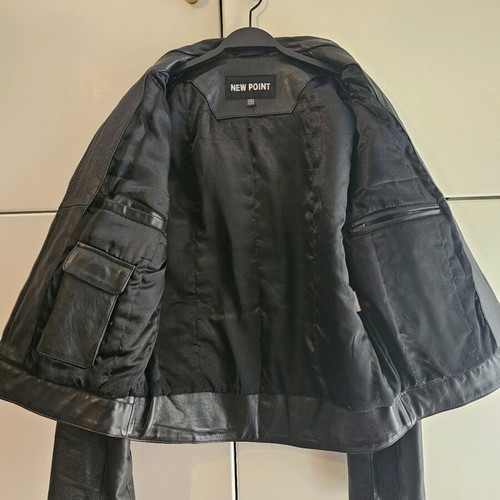 Leather jacket black like new, size S