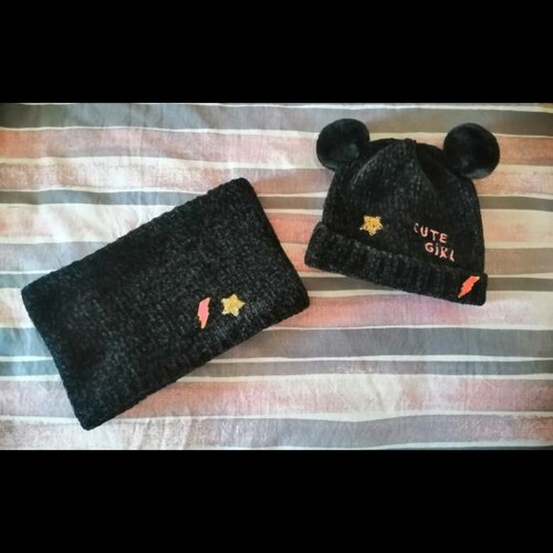 Orchestra hat and neck set like new, black and pink for girls