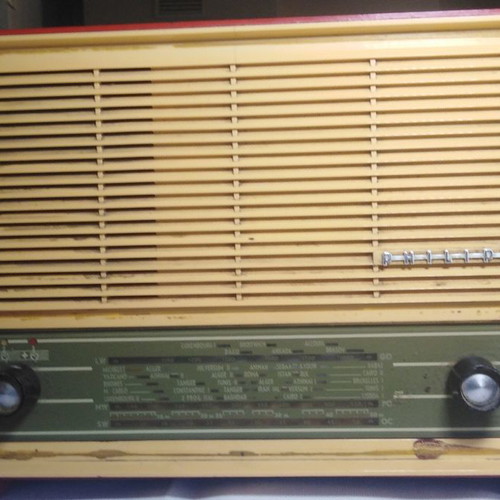 Philips vintage radio used, red color
