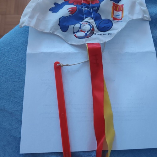 McDonald's collectible souvenirs like new, France 98 and robotic turtle