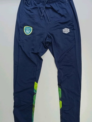 Ireland National Team Umbro Training Suit 2021 Size M Like New