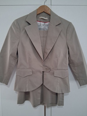 BSB suit set beige like new, jacket size 44, skirt size 40