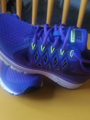 Nike Vomero women's running shoes, size 38, purple
