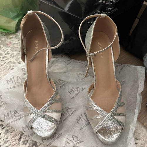 Menbur silver heels like new, size 37