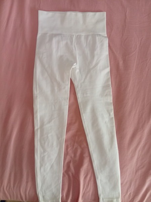 White sports leggings with scrunch butt, size M-L, new
