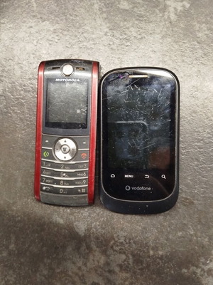 Τηλέφωνα Vodafone 858 και Motorola W208 μεταχειρισμένα, χωρίς φορτιστές