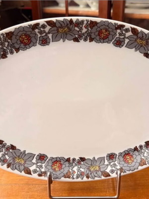 Vintage serving platter used, floral design 33x20.5 cm