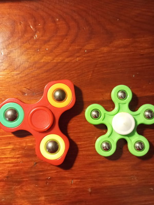 Fidget spinner set of 2 used
