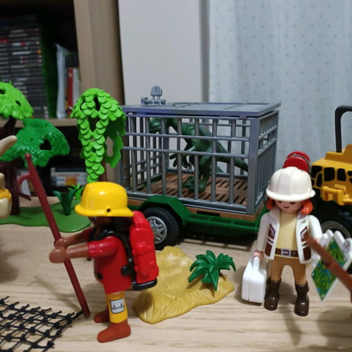 Playmobil Amphibious vehicle used with extras 4175