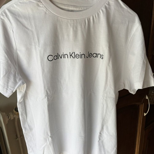 Calvin Klein white women's T-shirt, size M