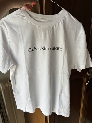 Calvin Klein white women's T-shirt, size M