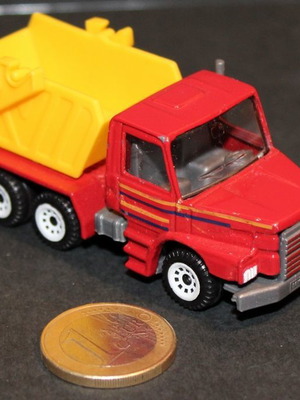 SIKU Truck Κλίμακα: 1/64 Σε εξαιρετική κατάσταση. Τιμή 4 ευρώ