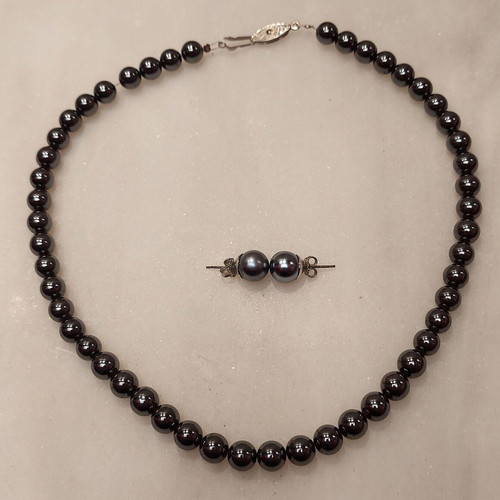 Hematite necklace and earrings set with large pearl like new