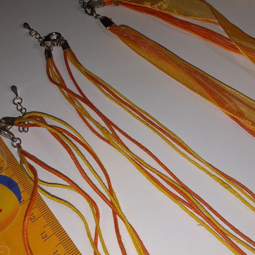 Necklaces set of 13 like new, green and red