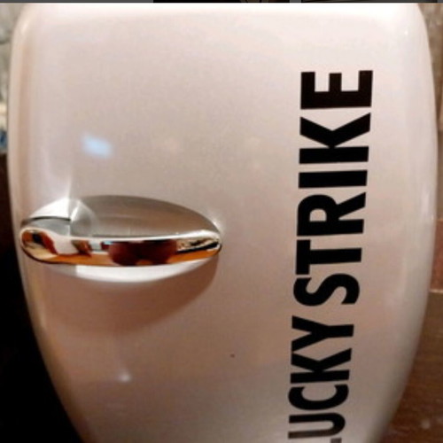 Lucky Strike Mini Fridge collectible like new with cooling and heating