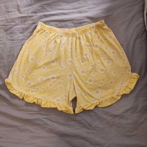 Pastel Yellow Daisy Bloomer Ruffle Shorts size S-M used