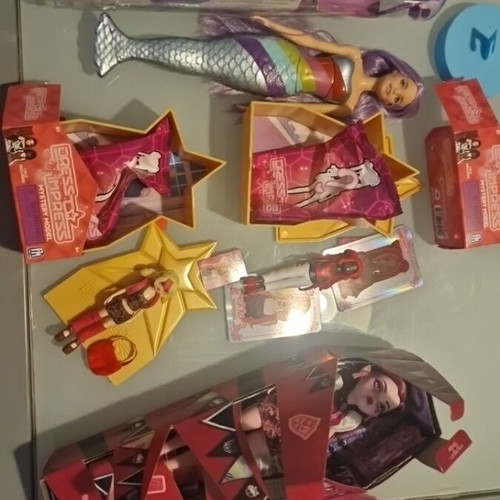 Barbie Mermaid, Monster High Buried Secrets, Dress to Impress Mystery Dolls