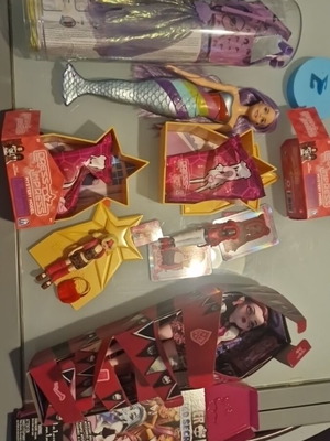 Barbie Mermaid, Monster High Buried Secrets, Dress to Impress Mystery Dolls