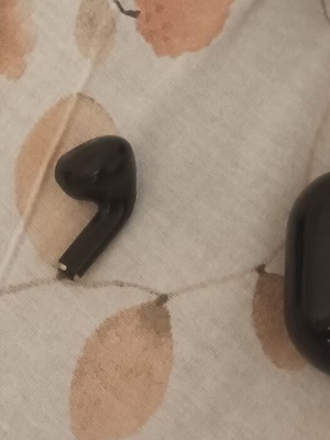 Lenovo wireless Bluetooth headset with charging case