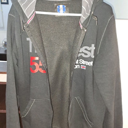Men's hoodie size L black like new with zipper