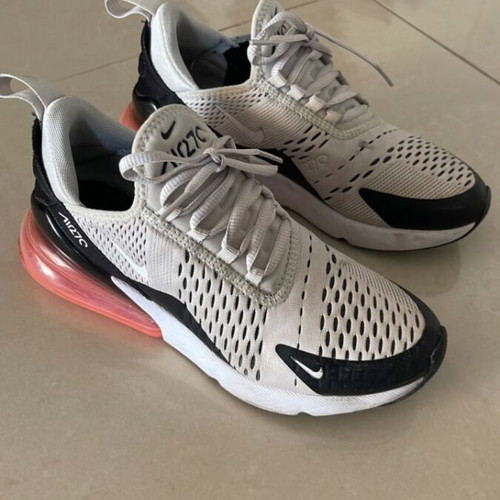 Nike Air Max 270 sneakers like new, size 38.5