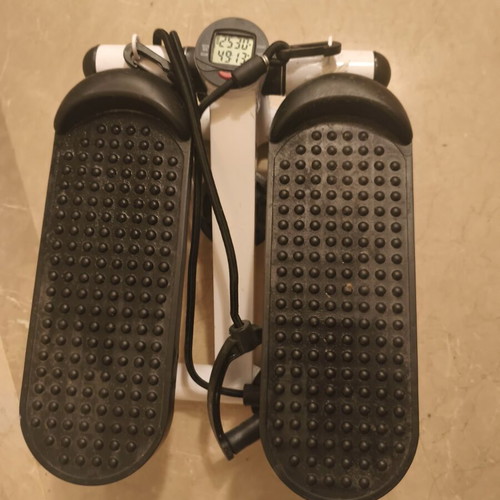 Step fitness equipment like new with hand straps and display
