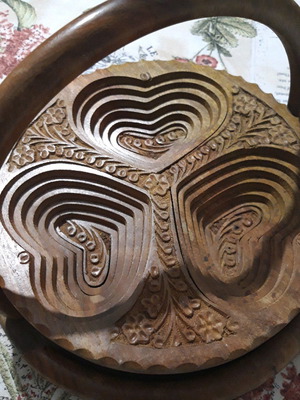 Handmade folding wooden basket made of rosewood like new