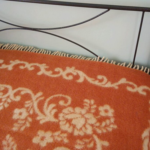 Vintage double bed blanket like new