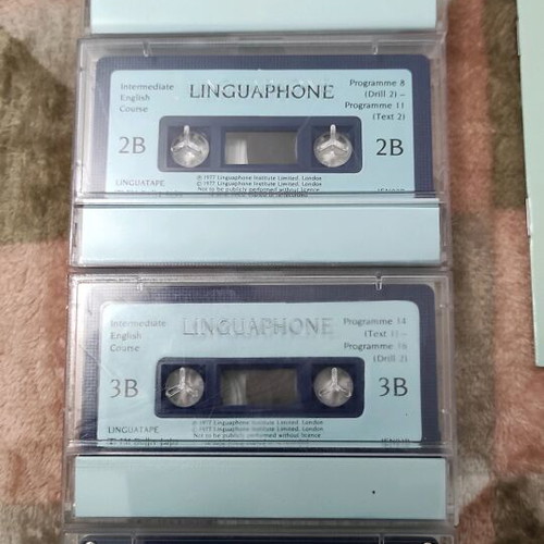 Linguaphone Intermediate English Course like new, 4 books and 4 cassettes