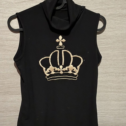 Black sleeveless top with embroidered crown like new