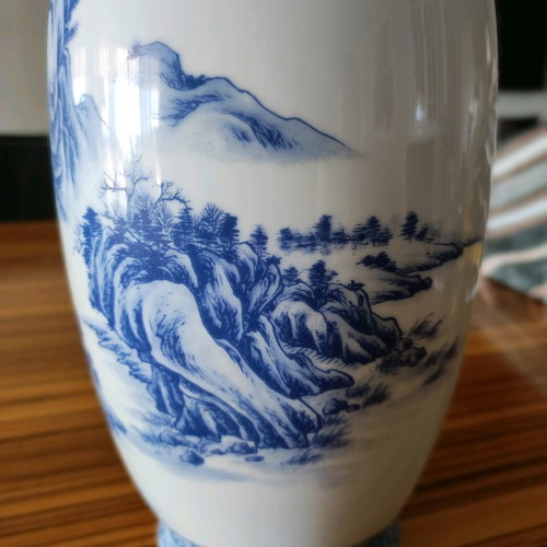 Chinese large porcelain vase hand-painted new