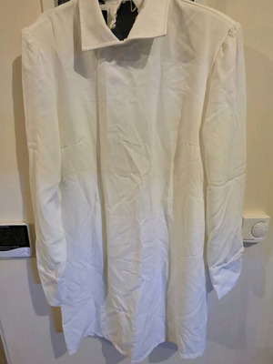 Dress with open back white new size M