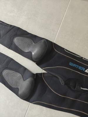 W1 5mm diving wetsuit, size large