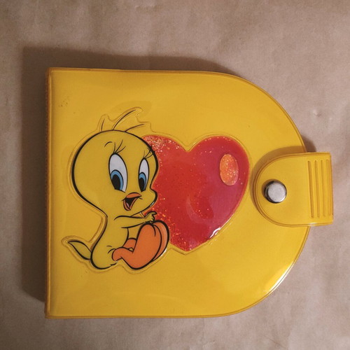 Tweety 2001 CD case used, holds 20 CDs with liquid heart
