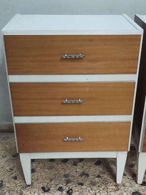 Κομοδίνα Vintage 70s 2τμχ από μασίφ ξύλο σε άριστη κατάσταση