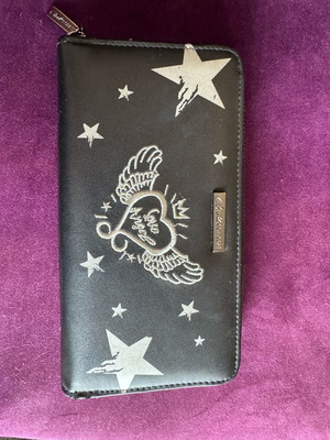 Axel wallet like new, black