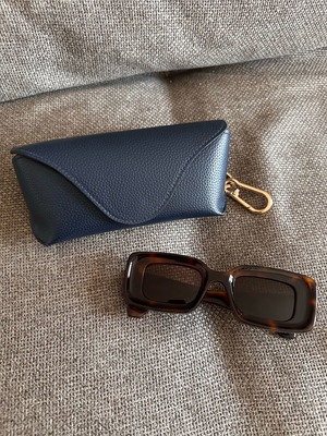 Γυαλιά ηλίου Loewe Anagram LW40101I σαν καινούργια, καφέ ταρταρούγα γυναικεία
