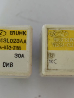 Ford relay 2 pieces used, genuine and good spare parts