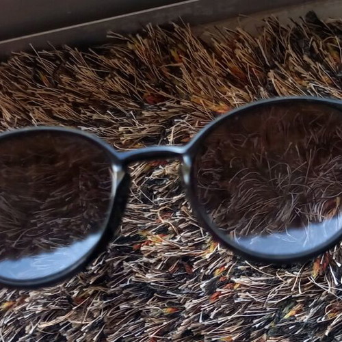 Gianni Venturi glasses like new with black frame and case