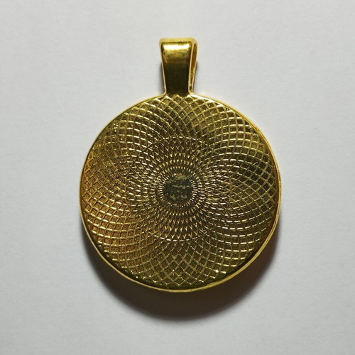 Gold-plated pendant with gold-plated Edward coin in glass coating