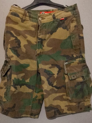 Molecule cargo bermuda shorts used, green camouflage, size S