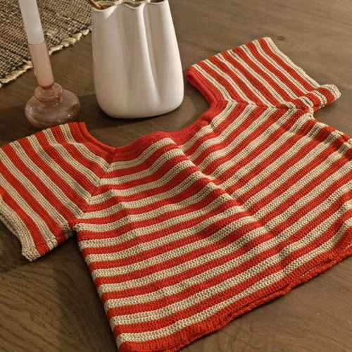Cropped Vicolo top like new, size S, beige and red
