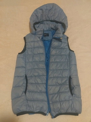 Sleeveless jacket with hood like new, grey/blue, size 146 cm